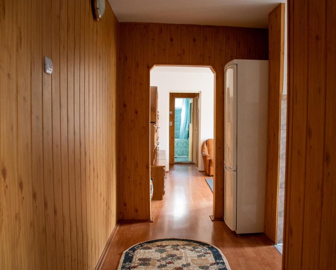 Family-Friendly Apartment Орадя Екстер'єр фото