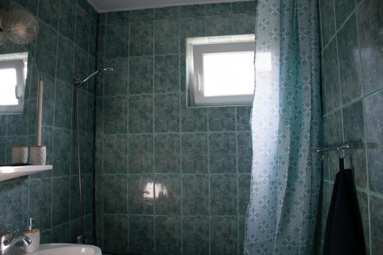 Family-Friendly Apartment Орадя Екстер'єр фото