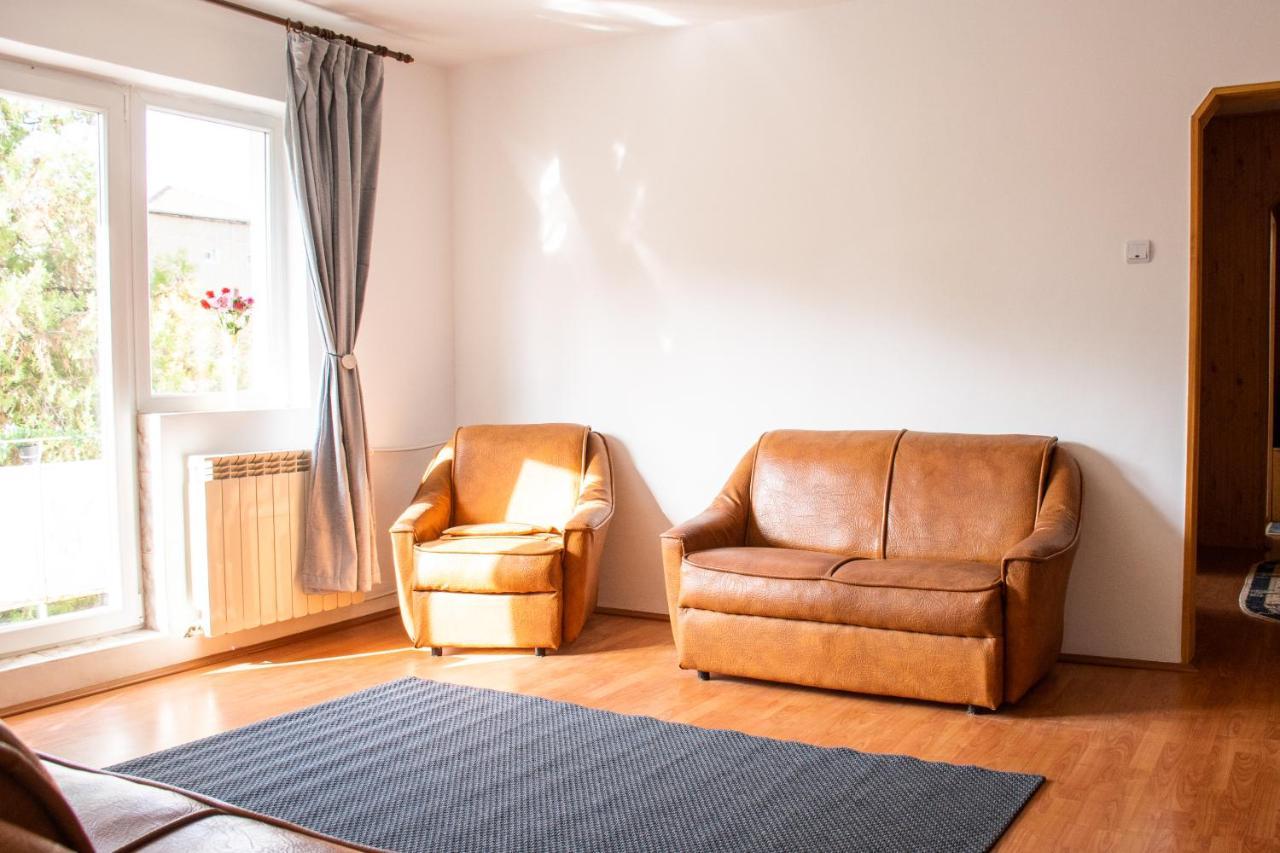 Family-Friendly Apartment Орадя Екстер'єр фото