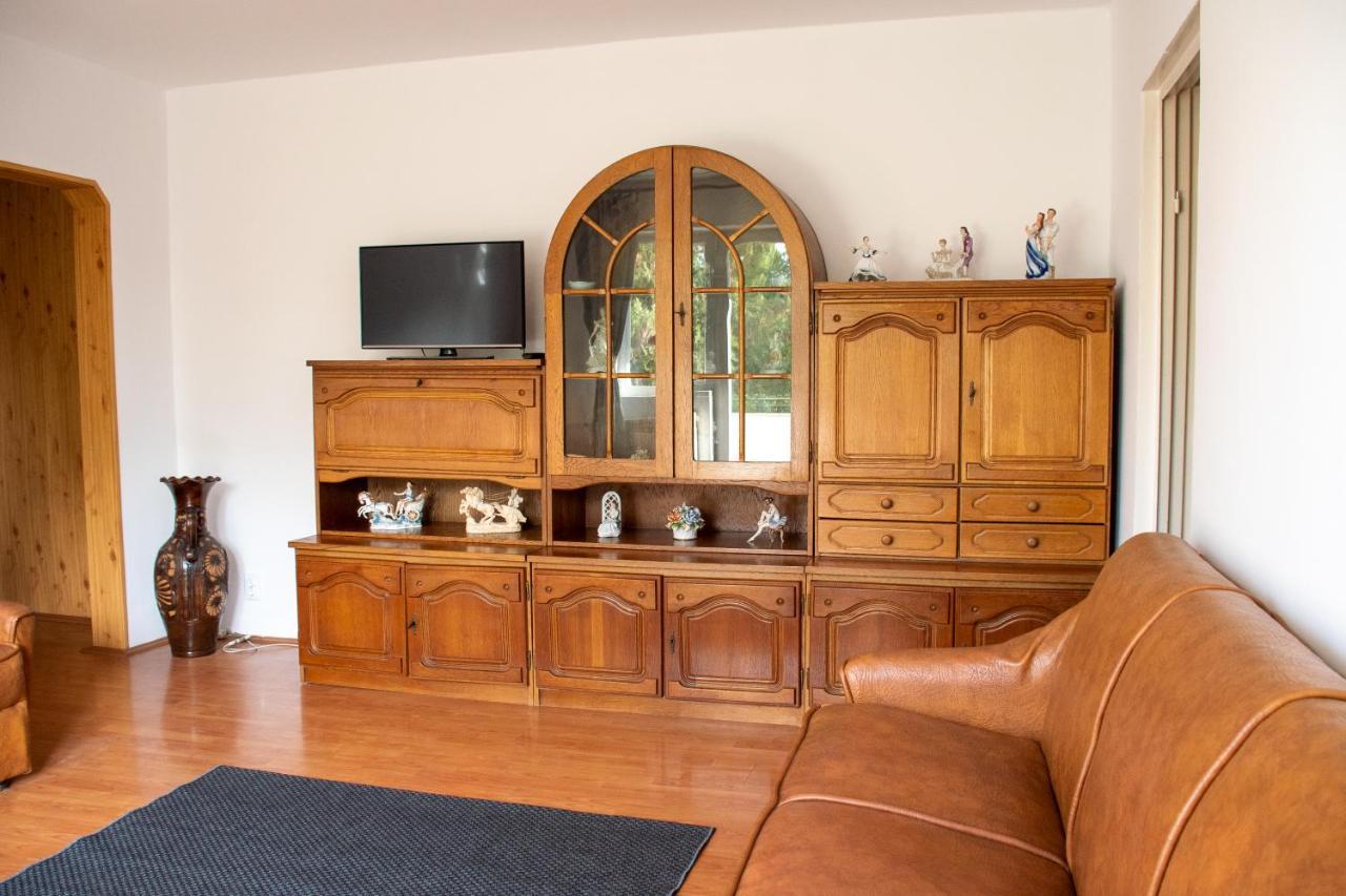 Family-Friendly Apartment Орадя Екстер'єр фото