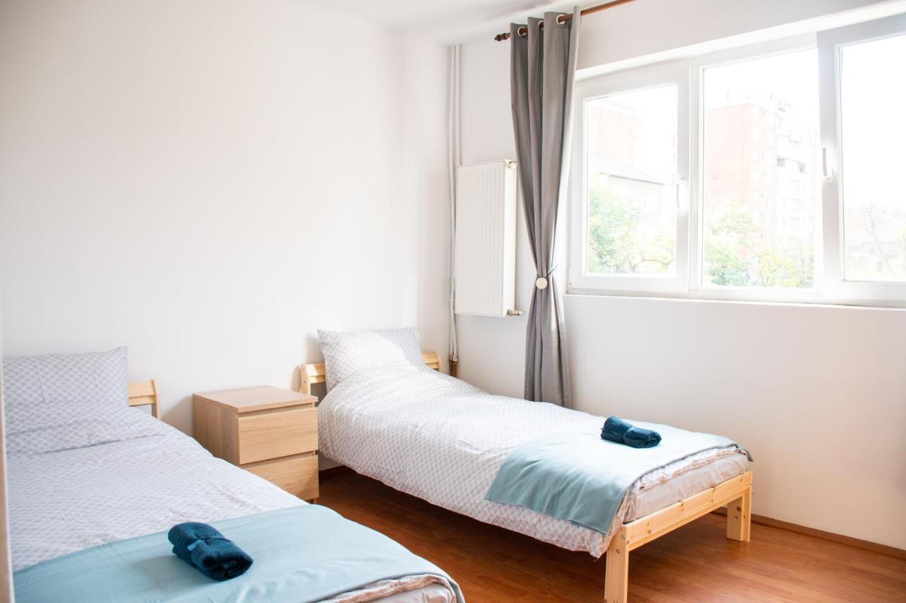 Family-Friendly Apartment Орадя Екстер'єр фото